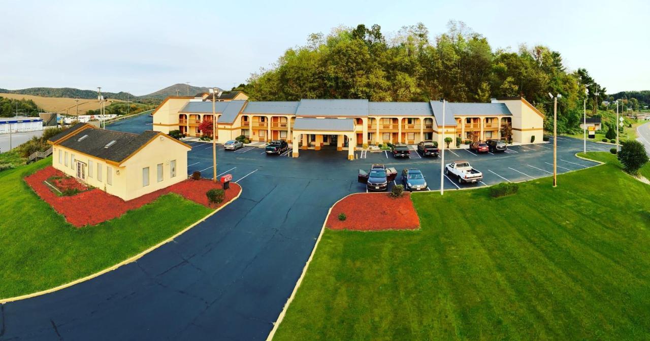 Max Meadows Super 8 By Wyndham Fort Chiswell Wytheville Area מראה חיצוני תמונה