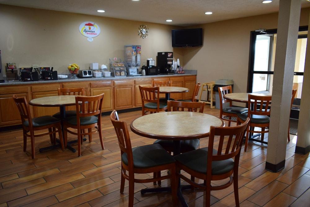 Max Meadows Super 8 By Wyndham Fort Chiswell Wytheville Area מראה חיצוני תמונה