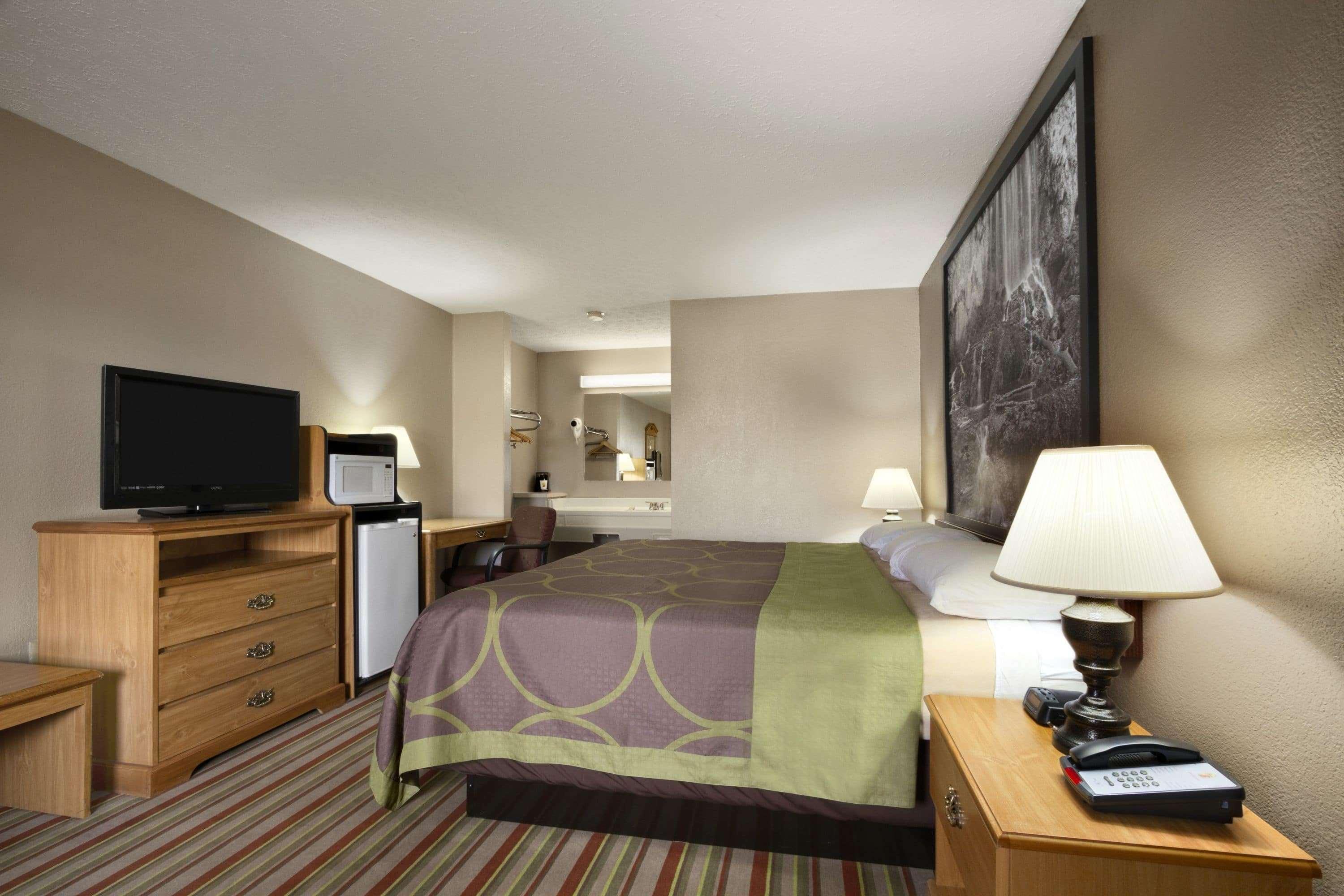 Max Meadows Super 8 By Wyndham Fort Chiswell Wytheville Area מראה חיצוני תמונה