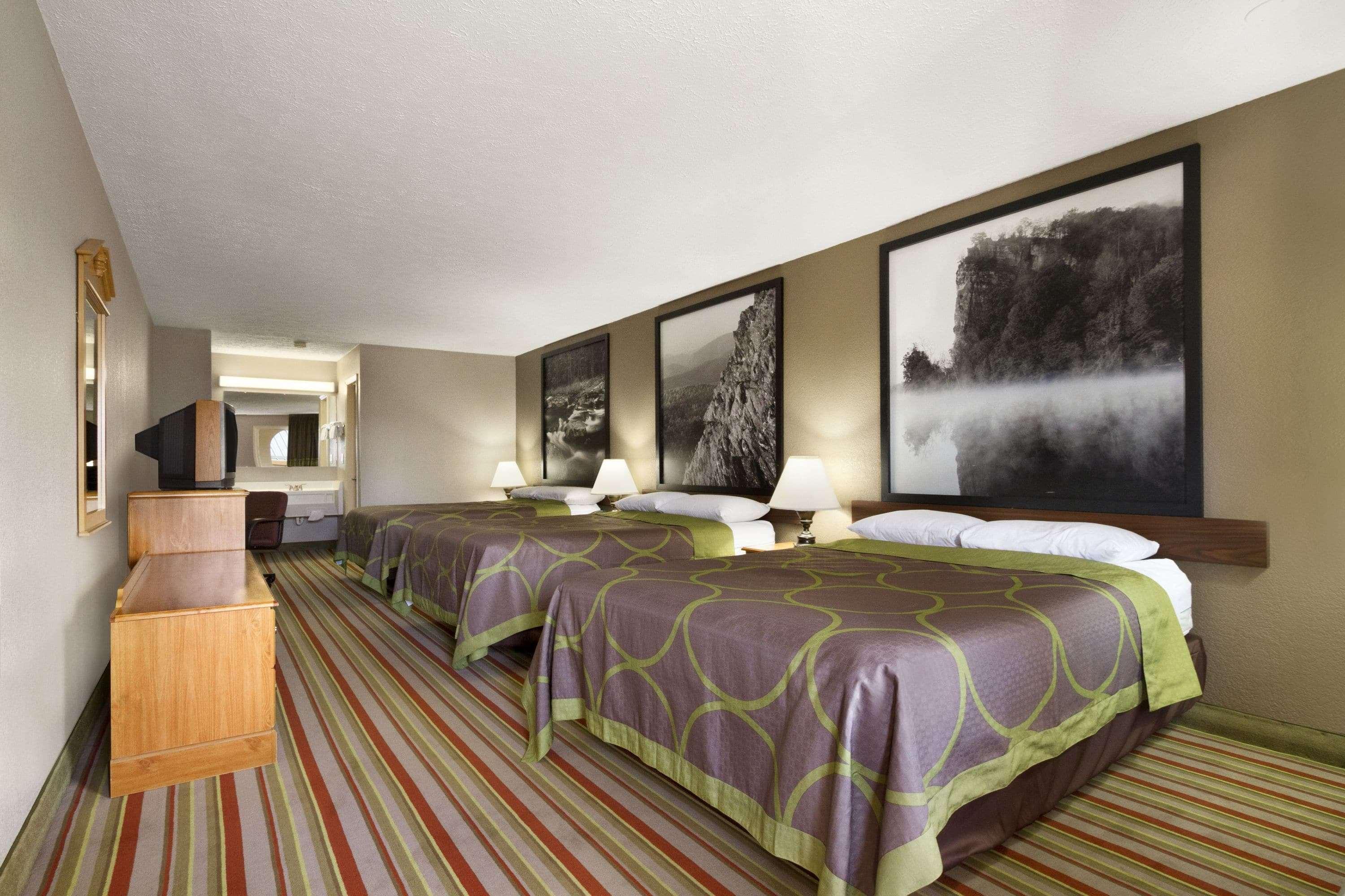 Max Meadows Super 8 By Wyndham Fort Chiswell Wytheville Area מראה חיצוני תמונה