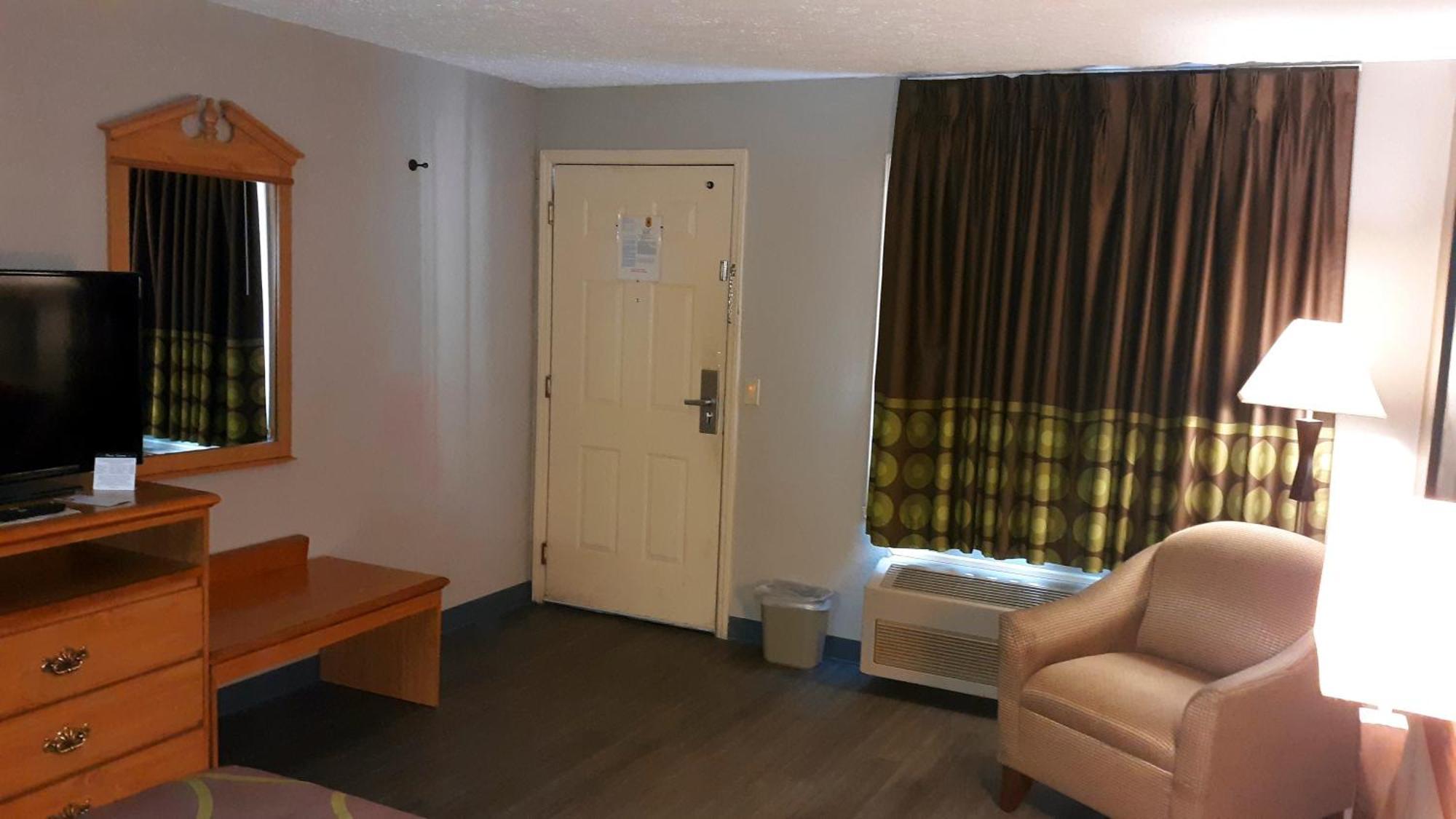 Max Meadows Super 8 By Wyndham Fort Chiswell Wytheville Area חדר תמונה