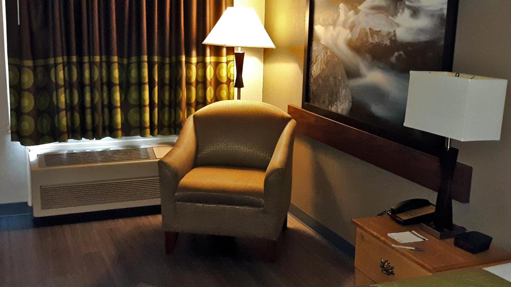 Max Meadows Super 8 By Wyndham Fort Chiswell Wytheville Area חדר תמונה